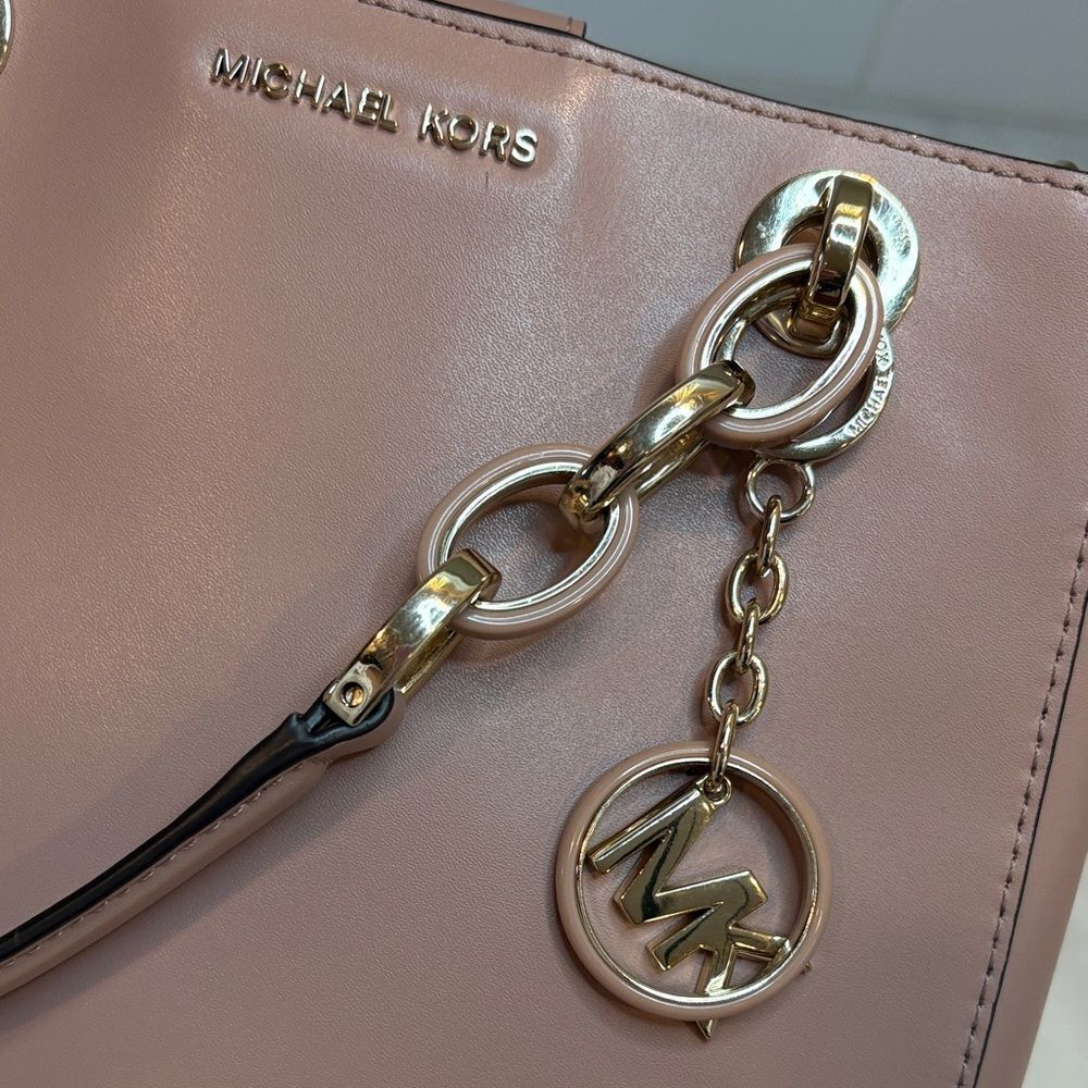 Michael Kors Bag Purse Handbag Leather Cynthia Pink Chain Satchel Pocketbook - Picture 12 of 16